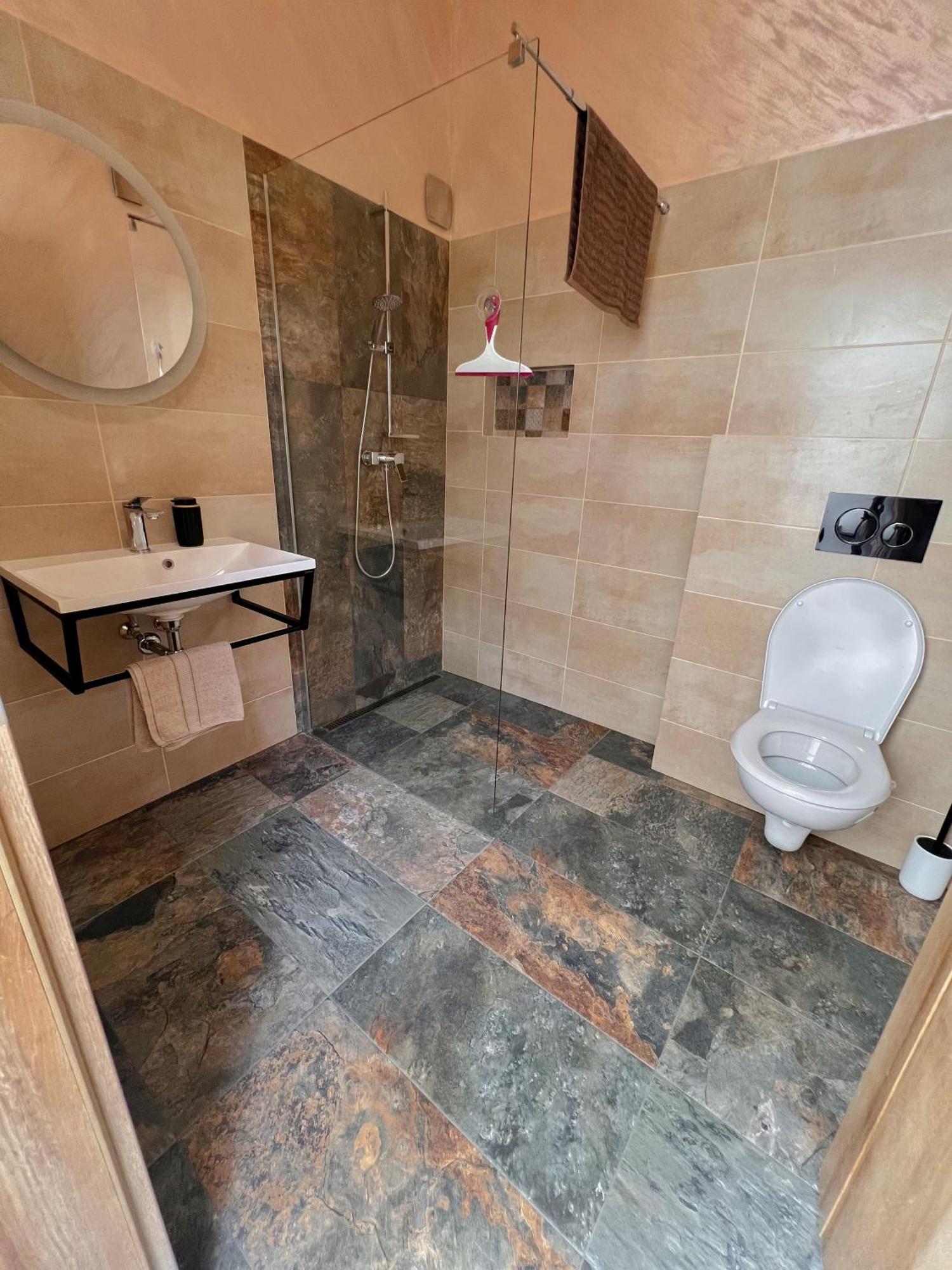 רודניצה נד לבם Apartmany Pod Ripem מראה חיצוני תמונה